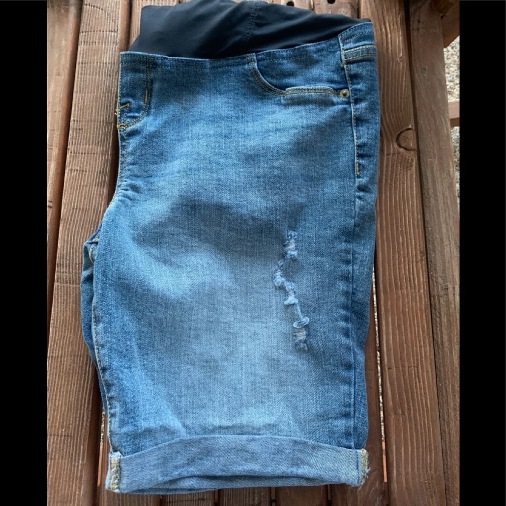 Ingrid & Isabel Maternity Bermuda Denim Shorts 12